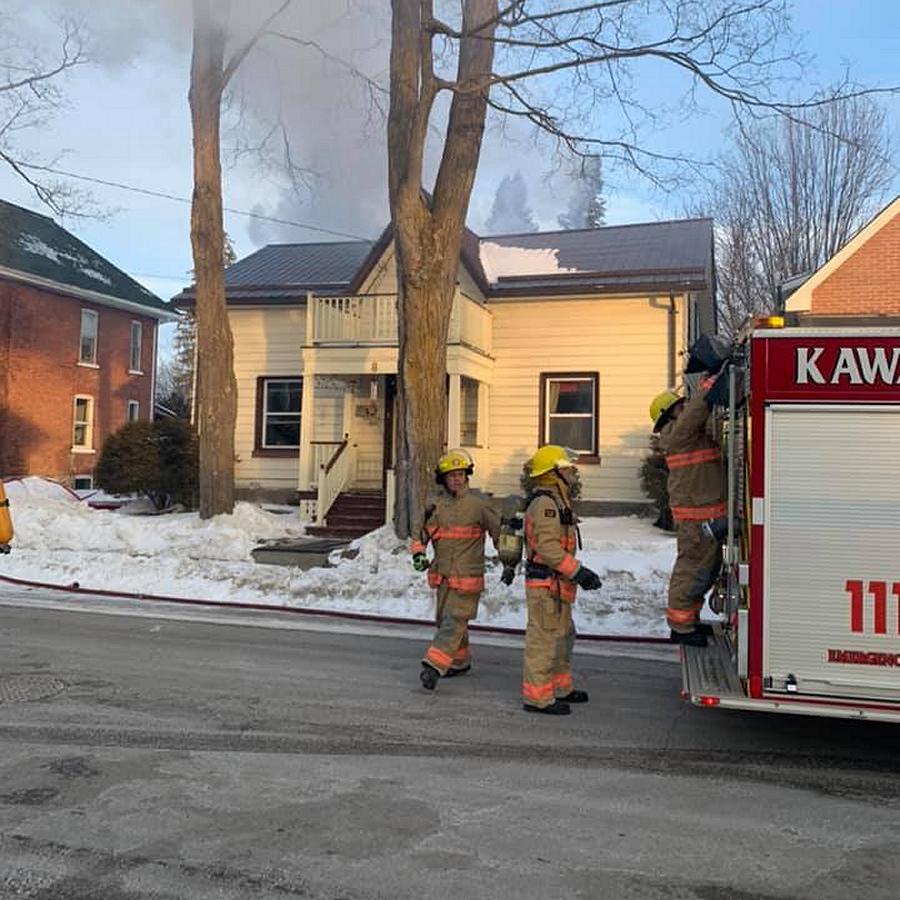 A #Lindsay man has just livestreamed his dramatic rescue of dog from house fire. After calling 911 &amp; with the owner locked out, John Macdonald broke into home to get dog. Story &amp; video - kawarthanow.com/2021/02/02/lin…