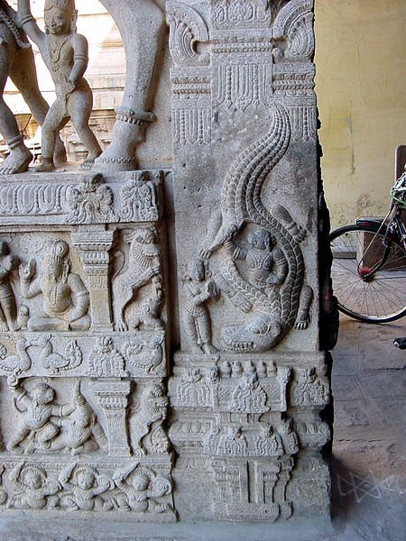  #sculpture  #story - Kalanemi Vadh by Hanuman  #Thread Events happened when#Hanuman went to get Sanjeevani herbs from dronagiri hills in HimalayasIt is beautifully craved in one of the pillars of Sesharaya mandapa in Srirangam Temple,TN