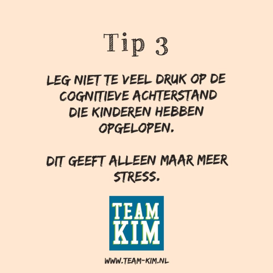 Gelukkig gaat het basisonderwijs weer open! 
Omdat wij ons ook zorgen maken over de kinderen die onveilig opgroeien en de zware tijd waar zij in zitten  hebben wij 5 tips voor leraren en andere professionals die met kinderen werken: Tip 3!

<a href="/MinOCW/">Ministerie van Onderwijs, Cultuur en Wetenschap</a> <a href="/MinVWS/">Ministerie van VWS</a>