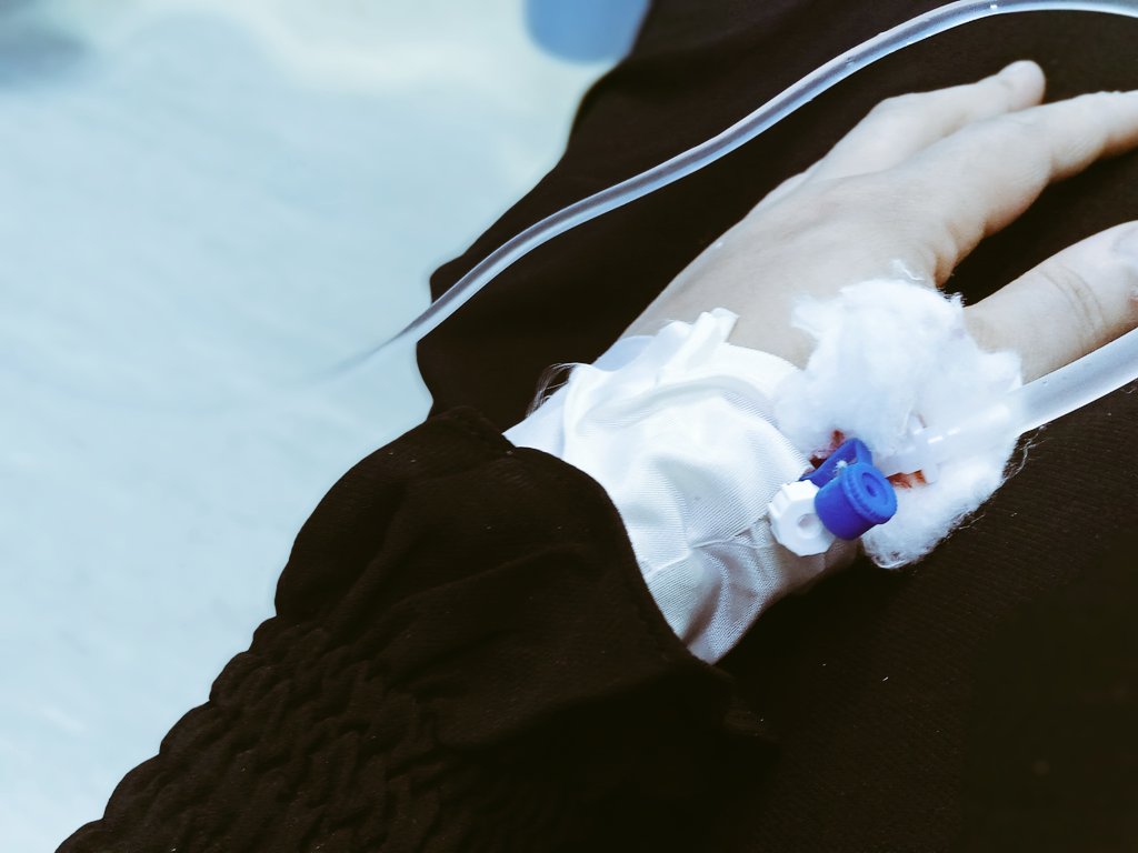 دعواتگم لي بالشفاء 
انا بالمستشفى 🥺