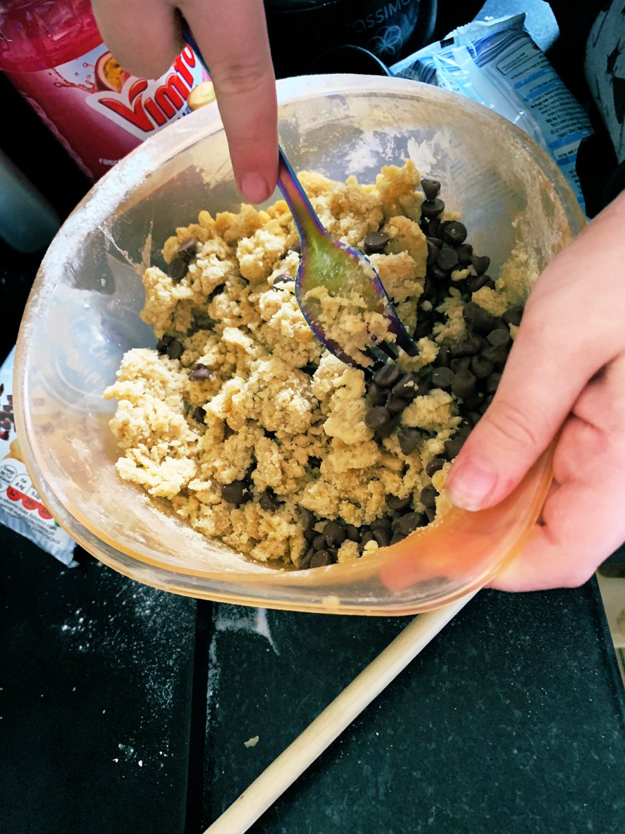 Shutterybug's tweet photo. #screenfree afternoon activity...baking cookies!  @MrsEJWood @MissAdamsonWG https://t.co/M4lCHcVsio