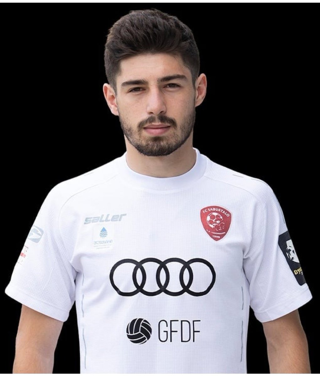 MorbeyazScout's tweet photo. GİORGİ GULİASHVİLİ 🇬🇪

👨‍🦲 19 yaşında 1.79 boy

Toplamda 22 maç 
⚽ 5 gol 
🅰️ 2 asist 
Gürcistan Alt yaş 46 maç 18 gol

19 yaşındaki genç futbolcu ćok yetenekli Gürcistan liginde Saburtalo forması giyiyor çevre kontrolü ilk dokunuş dribbling gibi özellikleriyle göze çarpıyor + https://t.co/wVOncB5yKJ