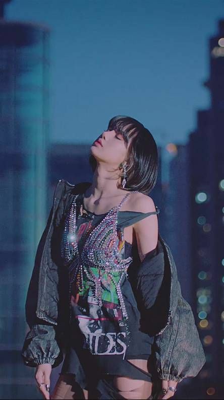milixxwasabi's tweet photo. Lisa se merece todo el amor del mundo es una persona maravillosa y una gran artista es muy cariñosa, hermosa , noble y sensible. Nadie se merece que le estén lloviendo cantidades de malos comentarios ella merece ser respetada.
 WE LOVE YOU LISA #RespectLisa https://t.co/ArrkqUsbMF