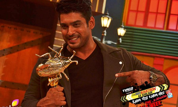 The_SSinn's tweet photo. NEVER PULL YOURSELF BACK, GIVE YOUR BEST SHOT TO EVERYTHING YOU DO...
OR OTHERWISE REGRET IS ALL U HAVE!
BE FEARLESS IN PURSUIT OF WHAT SETS YOUR SOUL ON FIRE....
@sidharth_shukla 
#SidharthShukla #SidHearts https://t.co/B0qPCR03Iu
