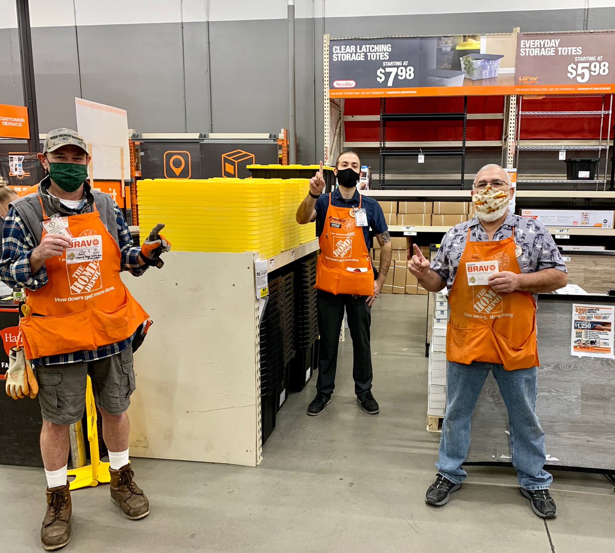 Recognized 2 associate this morning for working safe! Herman and Jon, thank you for keeping safety a priority every day. #safetybravo @georgegoss12159 <a href="/thegreat668HD/">Larry Cook</a> <a href="/LisaFerence/">Lisa Ference</a> <a href="/NickBalderama/">NICK BALDERAMA</a> <a href="/ElenaOrtizTHD/">Elena Lopez</a>