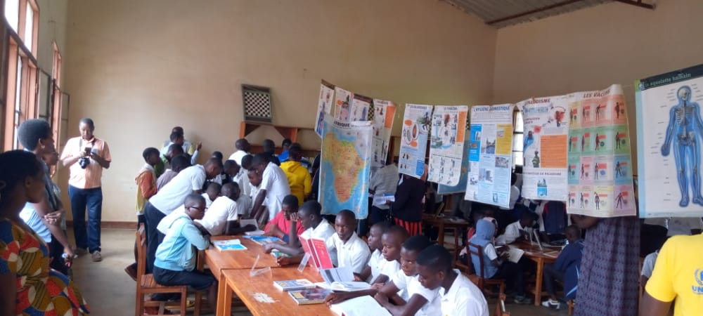 2.Dans son discours, S.E Monsieur le Ministre a lancé un appel vibrant aux administratifs Communaux qui n'ont pas encore répondu à l' appel lancé par le <a href="/BurundiGov/">Bureau du Premier Ministre</a> de se doter d' aumoins un CLAC par Commune.