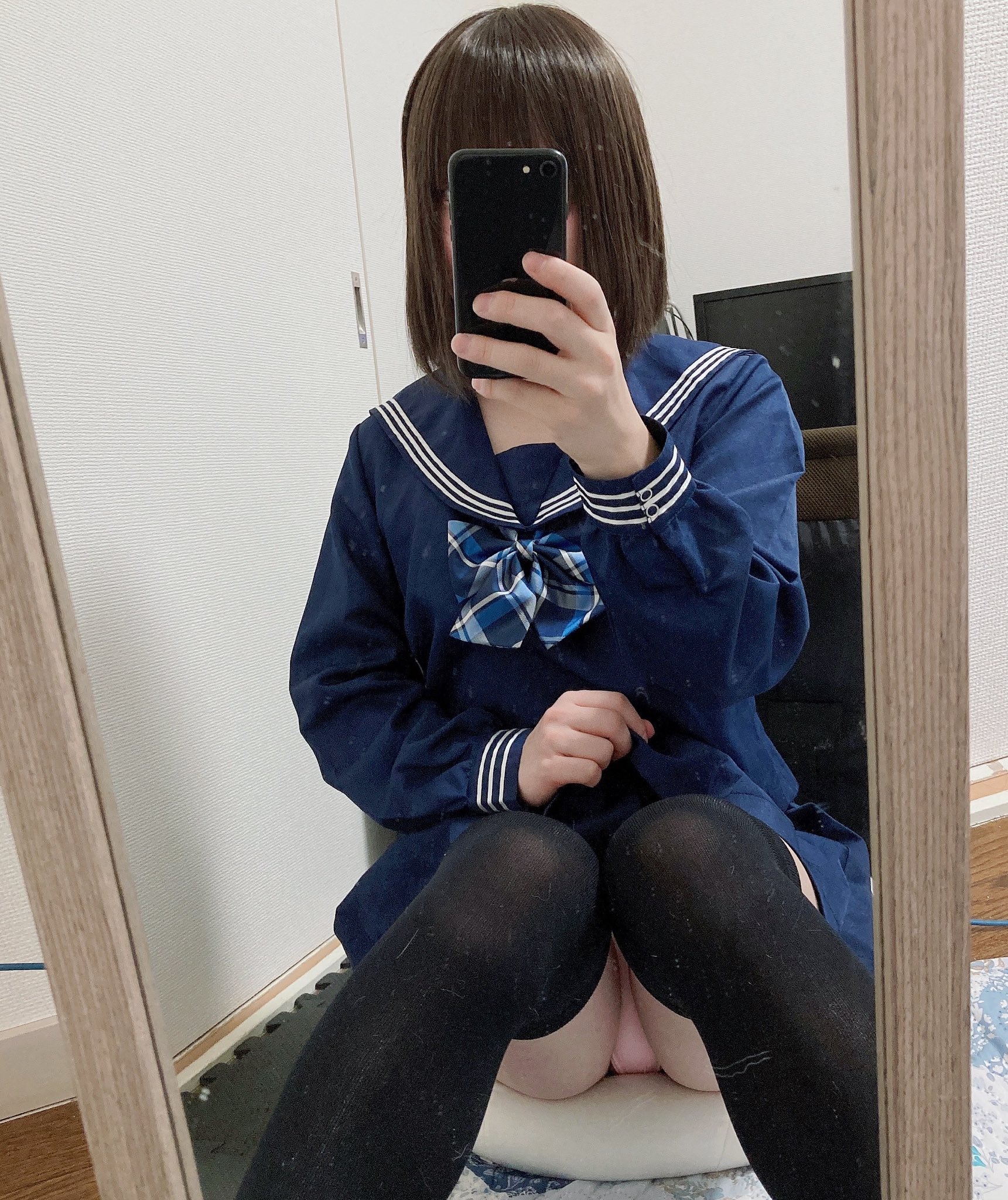 自撮り　裏垢 