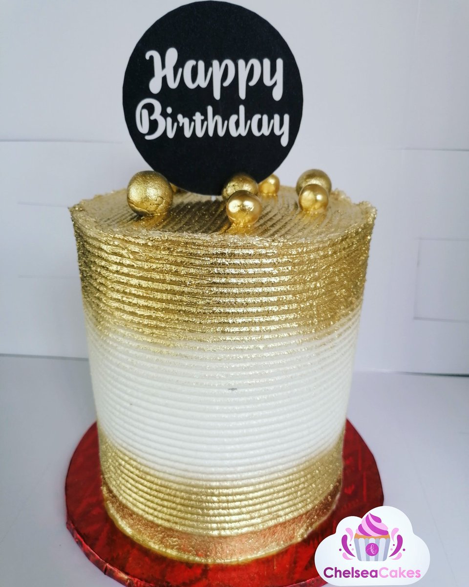 Chelsea_Cakes_'s tweet photo. Chocolate and vanilla cake with a hint of gold. #chocolatecake #vanillacake #yummycake #bakinglove #bakingfromscratch #baker #baking #bakerslife #bulawayobaker #zimcakeartist #bulawayo #birthdaycake #happybirthday #zimbaking #goldairbrush #fluffycake @redmarketsunday https://t.co/ma9Xyve0XX
