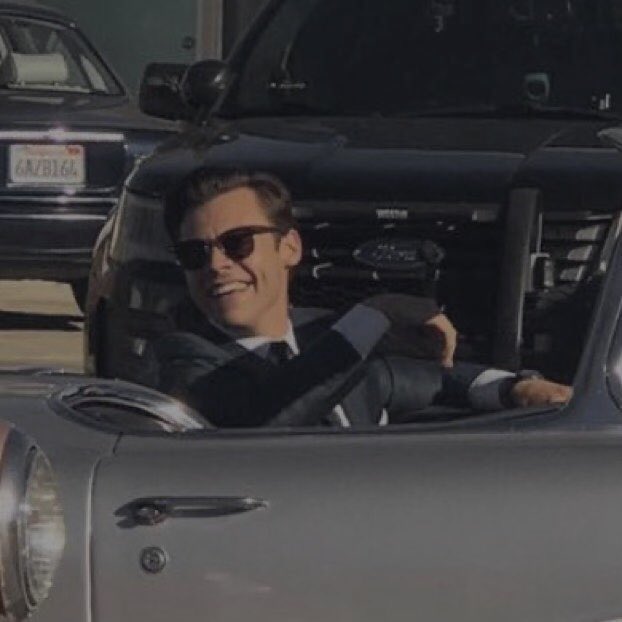 ~ harry styles looking like a daddy ; a thread ~