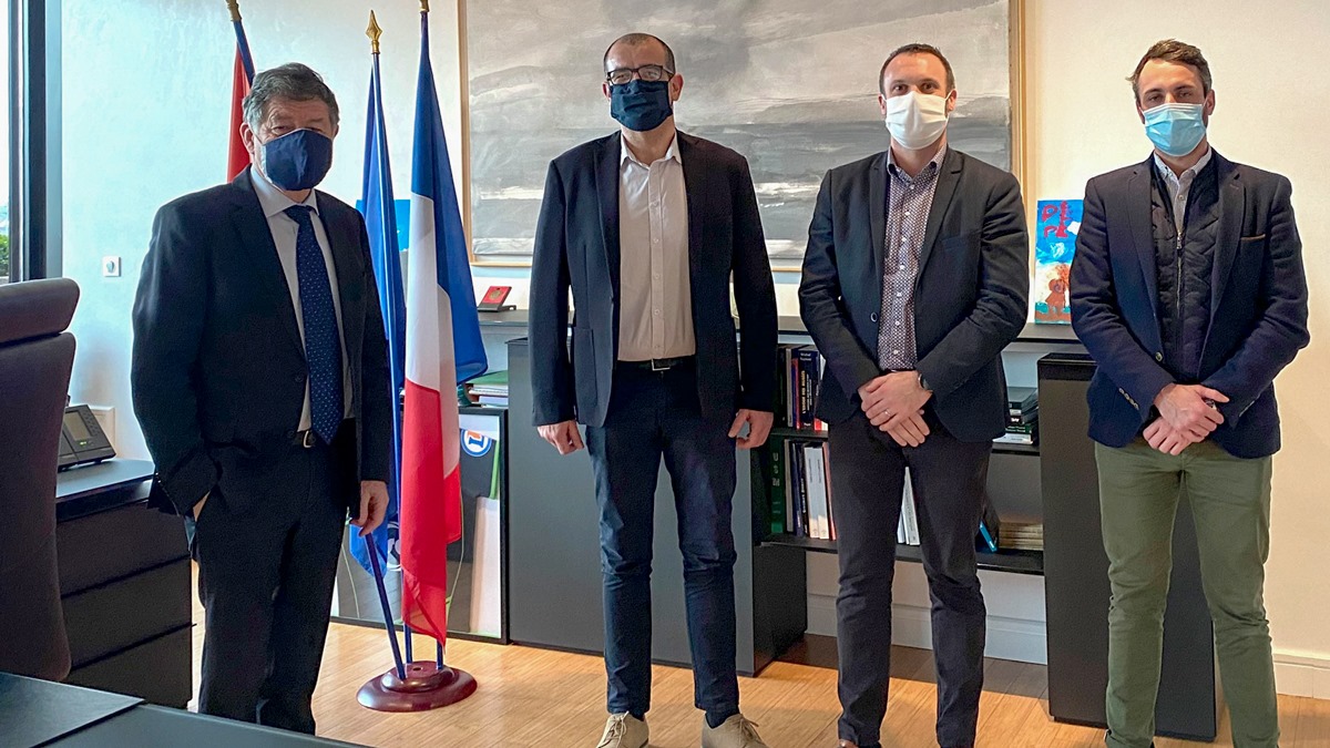 FRTP_MidiPy's tweet photo. Nos délégations départementales, rencontrent depuis plusieurs mois les élus de la région #Occitanie, comme ici, avec le Président Christian ASTRUC du #CD82, pour les sensibiliser sur notre situation économique.

Leur rôle est essentiel pour la relance économique des Territoires. https://t.co/dtnRvIIMdq