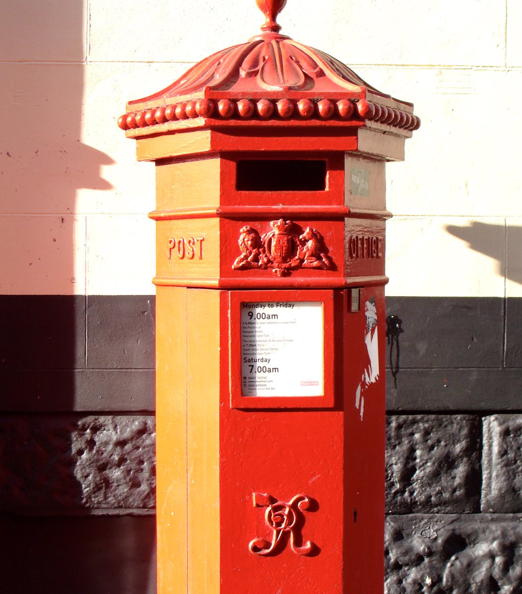 There is the Chinese Arch (right next to the Tyneside Irish Centre, where we certainly socialised as a family), a Chinese style post box( marked VR), the Chinese Garden in the City Walls and the North-East Chinese Association @Old_LowLight  @PJDThomas  @KerryAtkin1