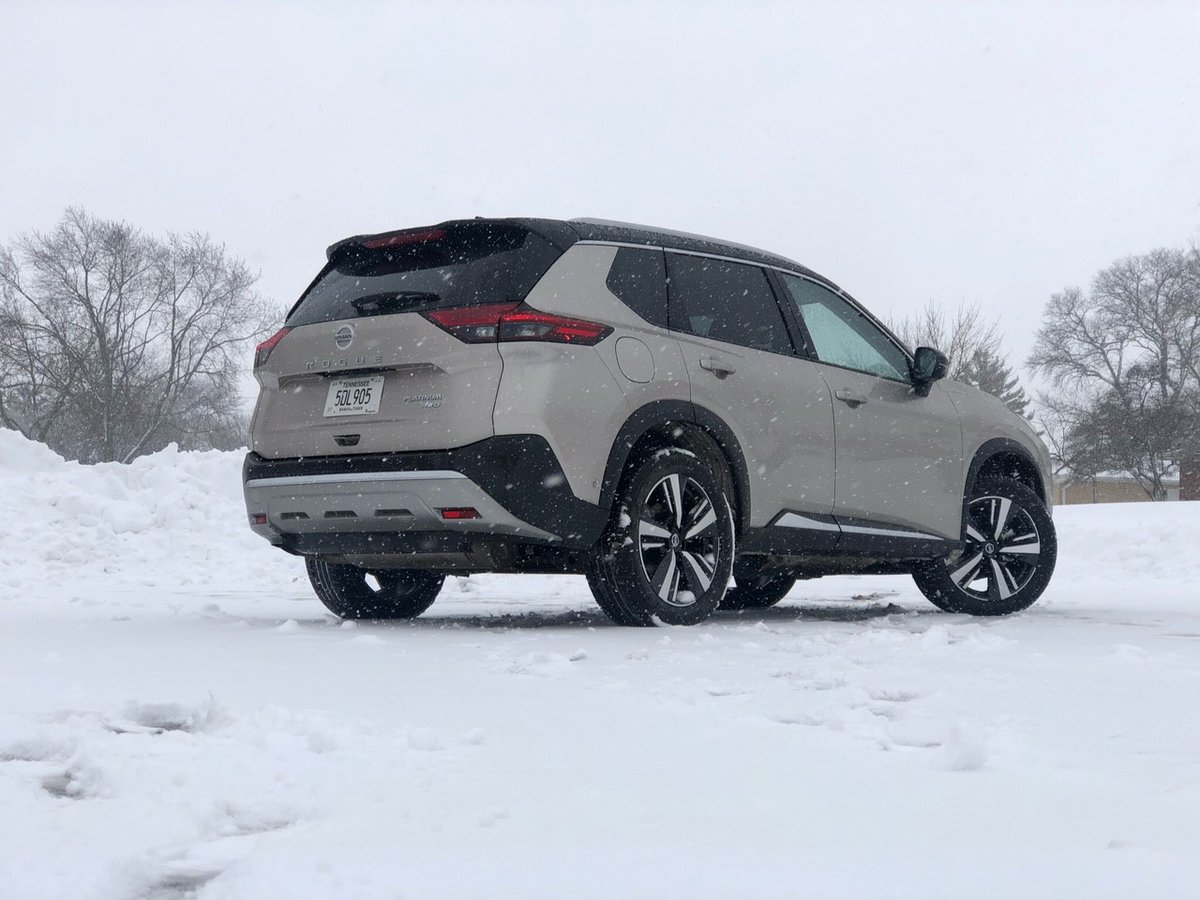 drivechicago's tweet photo. Looks like six more weeks of winter (thanks, Mr. Groundhog!). โ๏ธ Thank goodness for the @NissanUSA Rogue's #snowmode feature. ๐ https://t.co/fYgpOfZZQw
