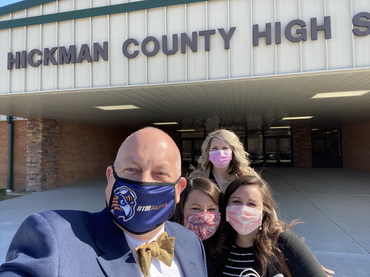 KC4UTIA's tweet photo. The @utmartin road show is back! Big day seeing #FutureSkyhawks in Hickman County! Thanks Hickman County High snd @EastHickmanHS for the love! #beUTMproud #EHHS #HCHS https://t.co/znNHDUVLhM