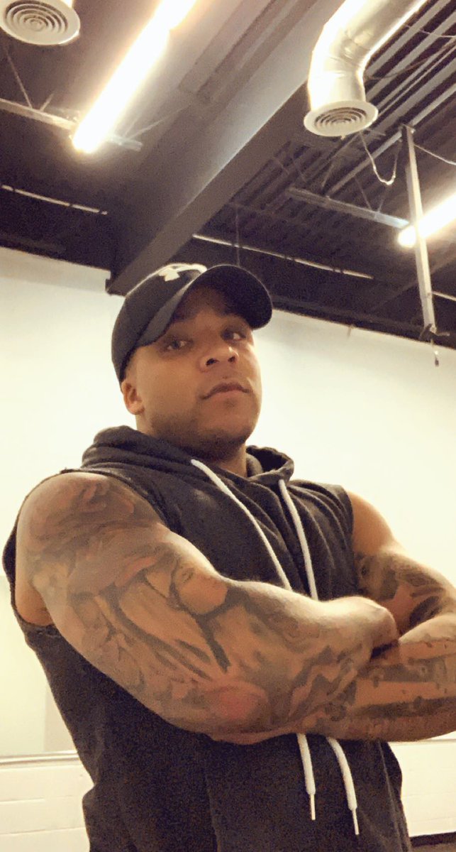 jay2tharock's tweet image. 2021 been good to me!!! #StayedFocused #Need10MorePounds