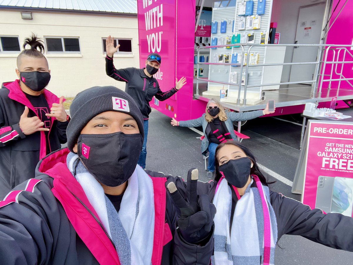 Bringing the uncarrier experience to YOU! #WeAreWithYou 🔥💪🏽