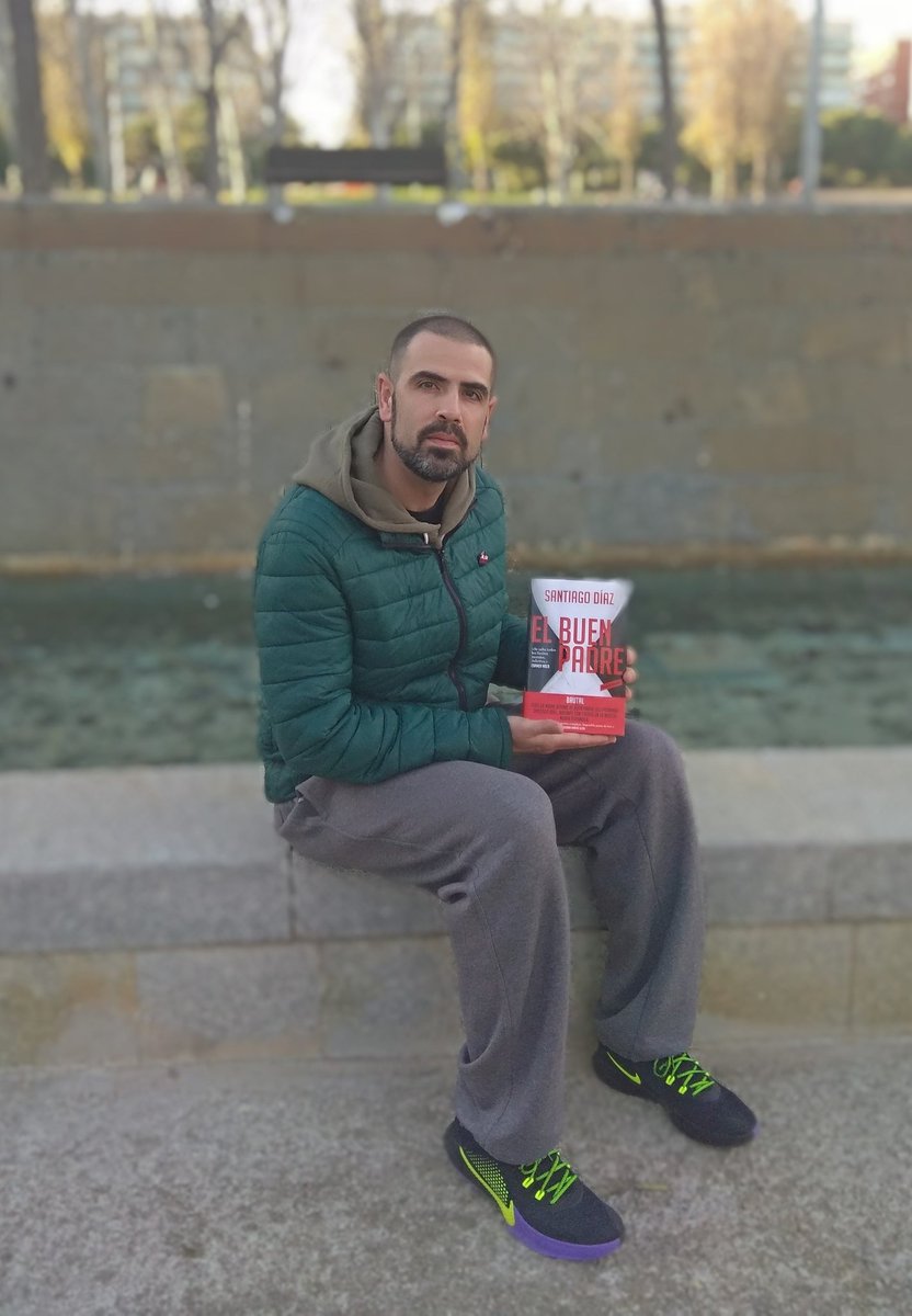 Javi_Joya's tweet photo. #Elbuenpadre ¡¡¡Novelón!!! 
Muy buena pinta 💯
#NovelaNegra #novelapoliciaca #cultura #leoycomparto #queleer @LibreriaMaresme #BookTwitter https://t.co/yckoqrAr69