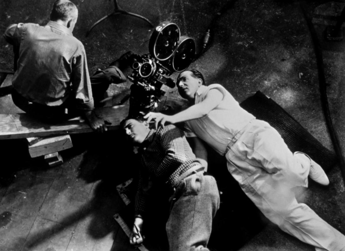 ‘Mise-en-Scène’ and Fritz Lang: The Invaluable, Short-Lived Magazine’s Article on the Master of Darkness...

 cinephiliabeyond.org/mise-en-scene-… via @LaFamiliaFilm
