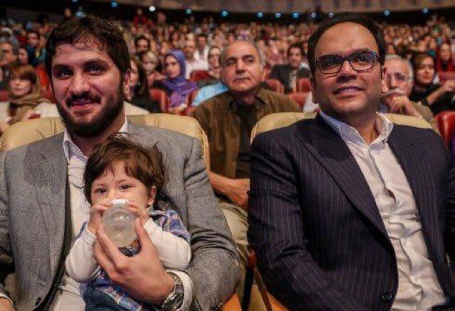 amirmoghadam_ir's tweet photo. پرویز پرستویی تا ابد هر وقت ابراز وجود کرد این سه عکس را بر سرش آوار کنید.
با قران در تجمعات انتخاباتی قالیباف حاضر میشد و برای رای قسم میداد و قسم میخورد!
هیچ کس تا حالا چنین نکرده،یکی از فاسدترین و دریوزه‌ترین کسانی که سر در آخور هادی رضوی،پول دزدی معلمان و صد فساد دیگر دارد.. https://t.co/fJEXNHFjqB