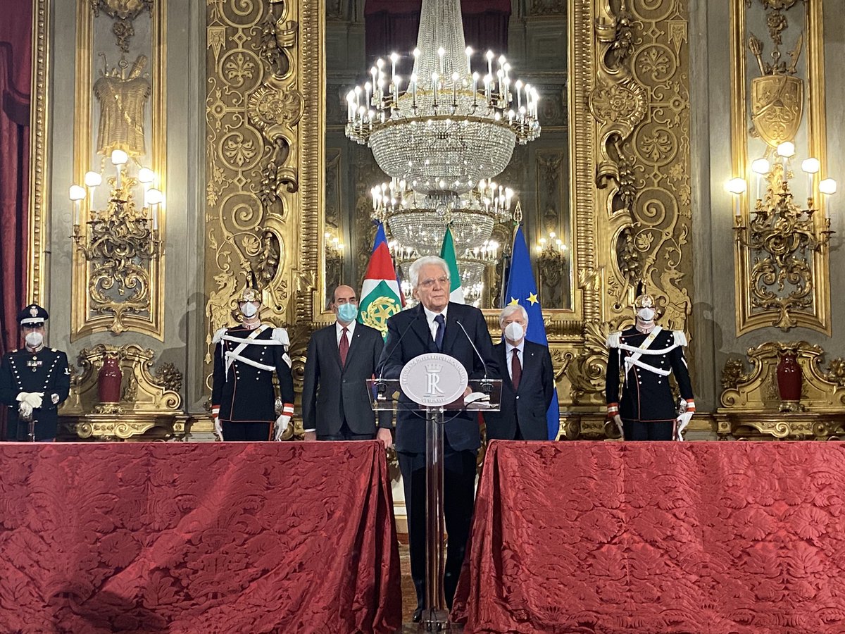 #Mattarella: avverto il dovere di rivolgere un appello a tutte le forze politiche presenti in #Parlamento perché conferiscano la fiducia a un #governo di alto profilo che non debba identificarsi con alcuna formula politica