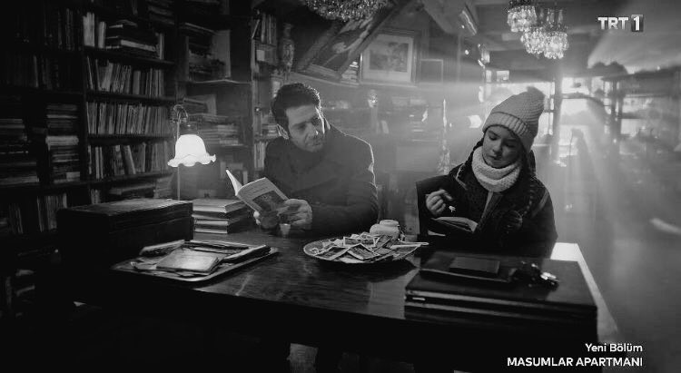 #MasumlarApartmanı 
Sevmeyi kaybetmekle bir tutacaksın,

Bağışıklığın olacak acıya...