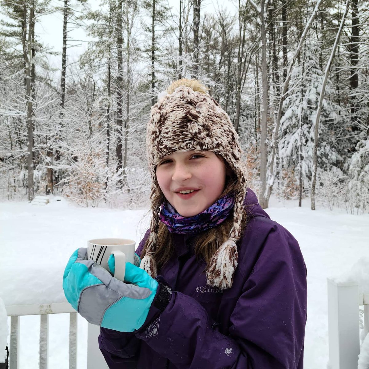 Social4Sarah's tweet photo. Now that school has the capability of being remote, snow days are rare. So when an official #SnowDay is called... It should look like this. ❤️❄️😊 #GetOutside #TechFreeDay https://t.co/9qYlsDZXKo