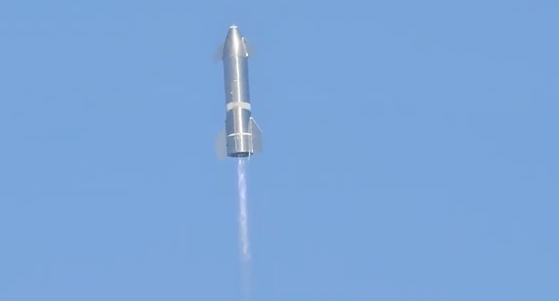 SPACEdotcom's tweet image. #StarshipSN9 went boom! Still a fantastic flight but during the flip and burn, it SEEMS one of the Raptor engines failed to fire. Standby for updates