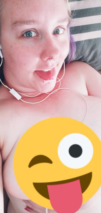 Check out https://t.co/gH6r6Wk8yB for the full photo....😋😘 i post everyday 😏 #onlyfanssouthafrica #onlyfansoftiktok<a href="/tag/nsfwselfie"class="tags"><span>#nsfwselfie</span></a><a href="/tag/bigbooties"class="tags"><span>#bigbooties</span></a><a href="/tag/nsfwtweet"class="tags"><span>#nsfwtweet</span></a><a href="/tag/bigboobyclub"class="tags"><span>#bigboobyclub</span></a>