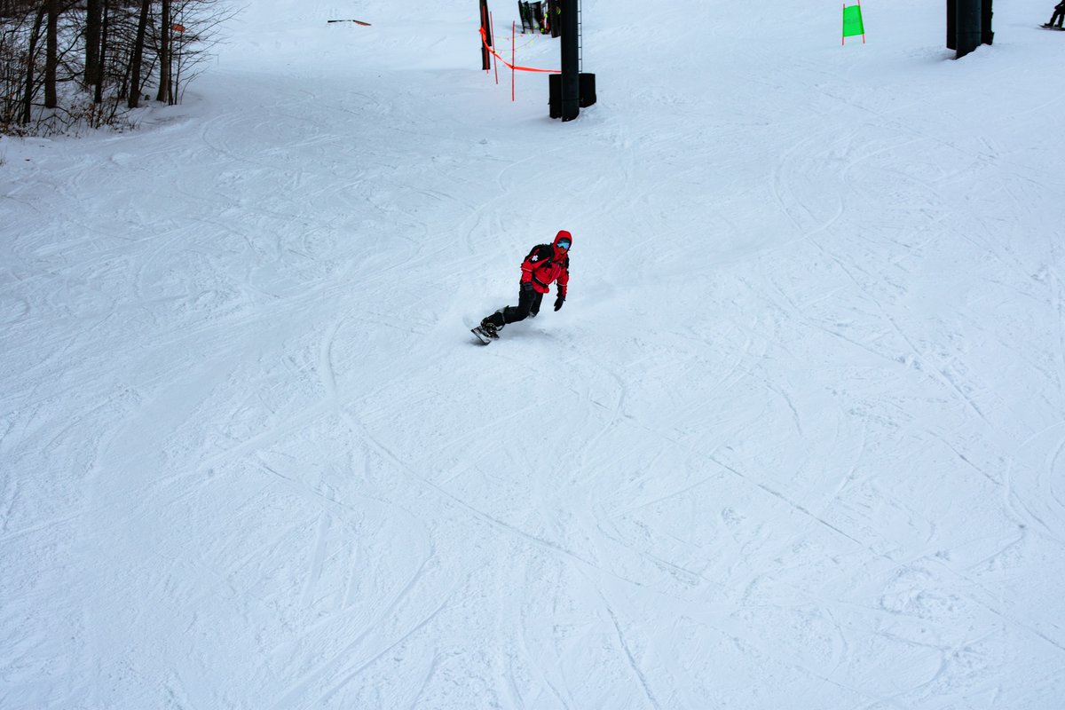 VisitMA's tweet photo. Looks like some perfect #skiconditions at @jiminypeak in #hancockma #intheberkshires. @BerkshiresToday @newenglandvisit  #massski #MaskUpMA #mylocalMA https://t.co/z0ctx9dqLX