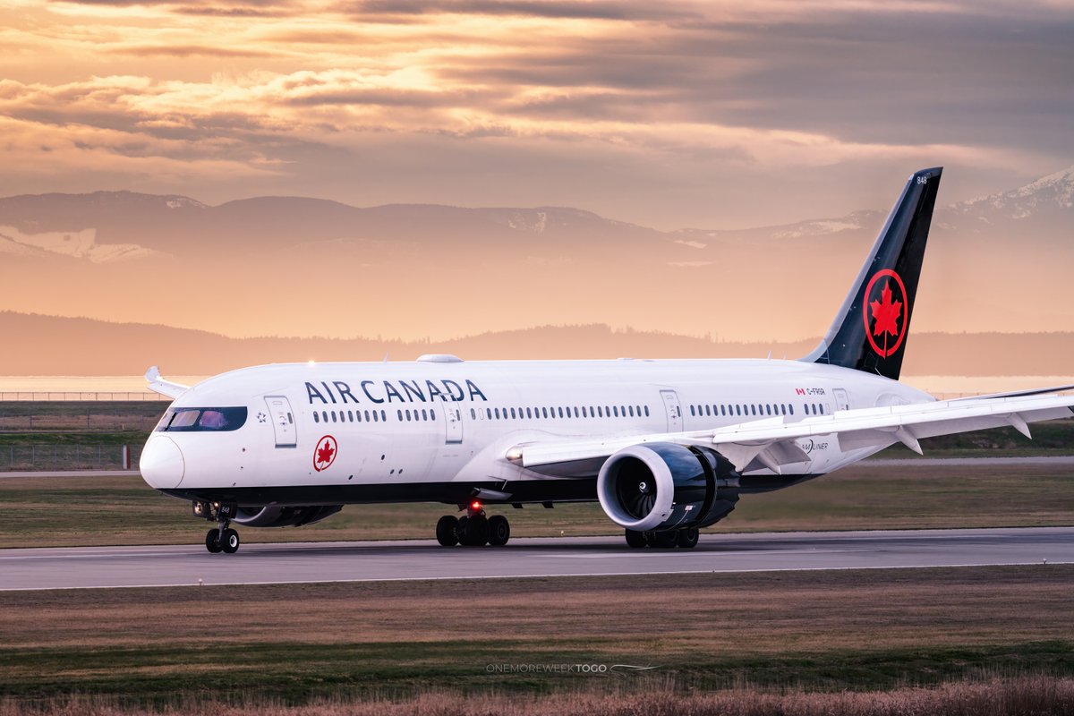 onemoreweektogo's tweet photo. Dreamy backdrops for a Canadian Dreamliner. @AirCanada @yvrairport 

#aviation #aviationphotography #avgeek #boeing787 #dreamliner https://t.co/RFFISzrHDq
