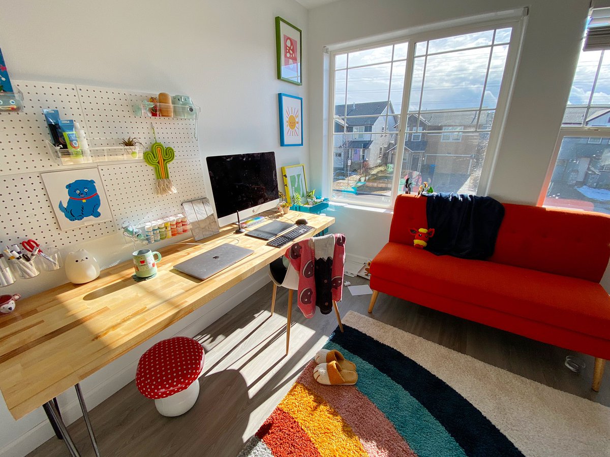 veepdoodles's tweet photo. Finally set up the office....now time to be productive. https://t.co/yw4A5ONAk8