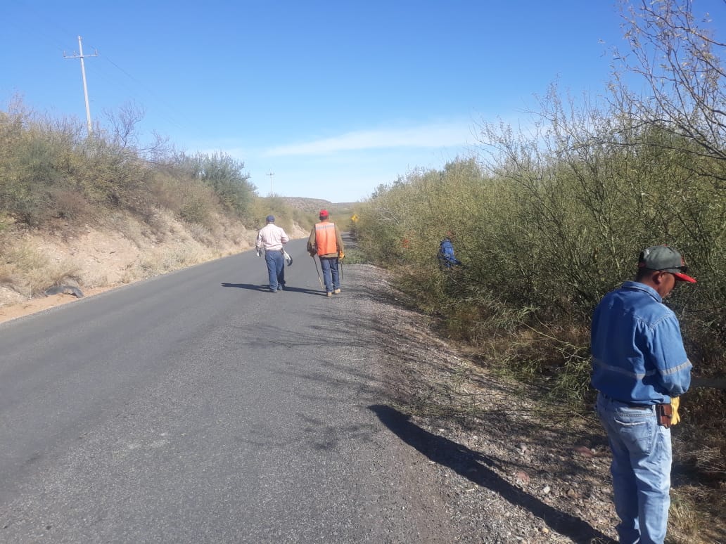 Trabajando en equipo con los municipios de Huasabas y Granados, la Residencia de Obras de Moctezuma realizaron trabajos de desmonte a mano del km 1+850 al km 7+000 por ambos lados de la carretera, dando mayor visibilidad a los usuarios que transitan por esta vía de comunicación.