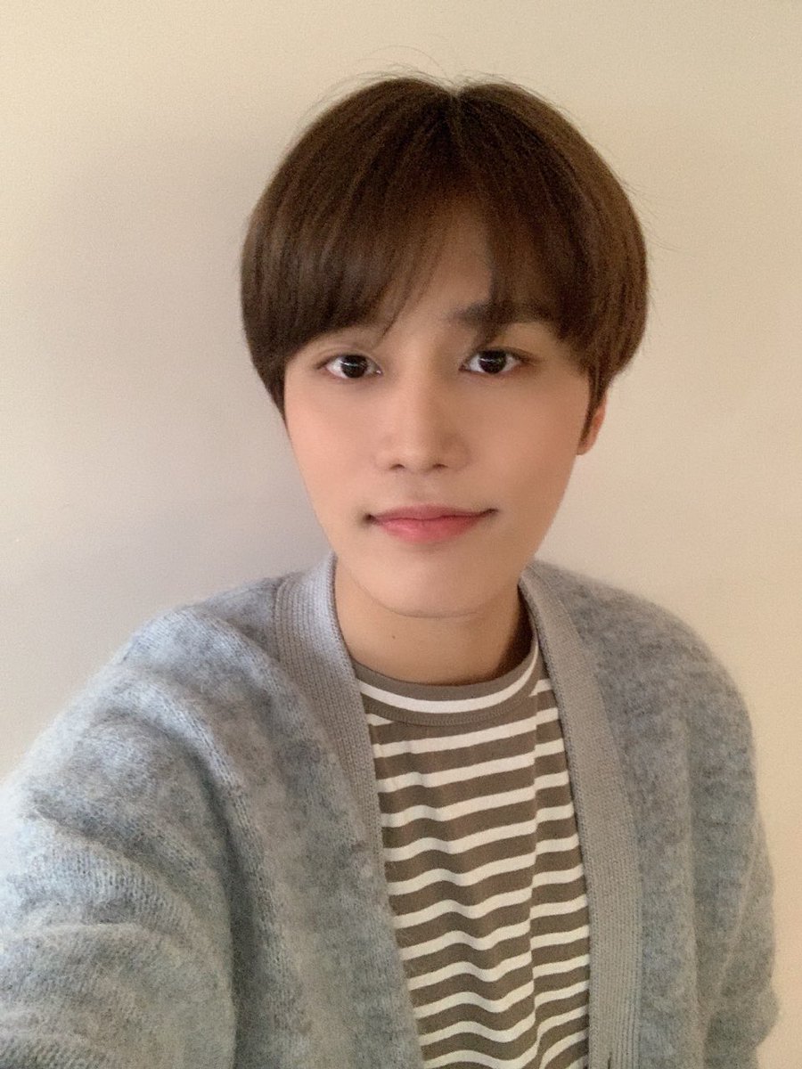 chaichenle's tweet image. what bad has this man done for him to have antis hes literally just sitting