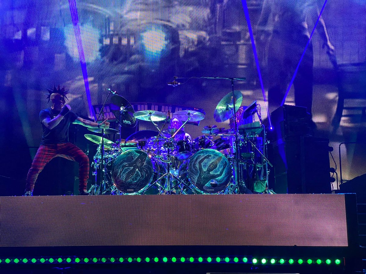 ToolbandMx's tweet photo. #NewOrleans @SmoothieKingCtr 
2020 february 1st.

@Tool
 @AdamJones_tv  
@mjkeenan
  #danny #carey #justin #chancellor #adam #jones #Tool #Army  #opiate #undertow #Ænima #Lateralus #Salival #FearInoculum #Tool2021 #maynardjameskeenan #adamjones #justinchancellor #dannycarey https://t.co/7ufN06V0BD