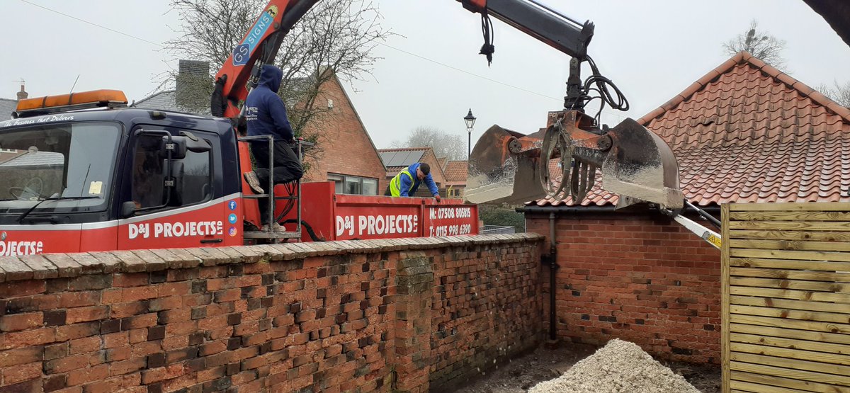 GandJLandscapes's tweet photo. Cracking team work today from @GandJLandscapes π Patio is coming along nicely. Final delivery from Dave @DJprojectsltd bang on time again π #Nottingham #Landscaping #gardendesign #Maplebeck #Creatingyourperfectspace https://t.co/ACv8ewCRCD https://t.co/6p0tuwsmo1 https://t.co/5YI4aOrcad