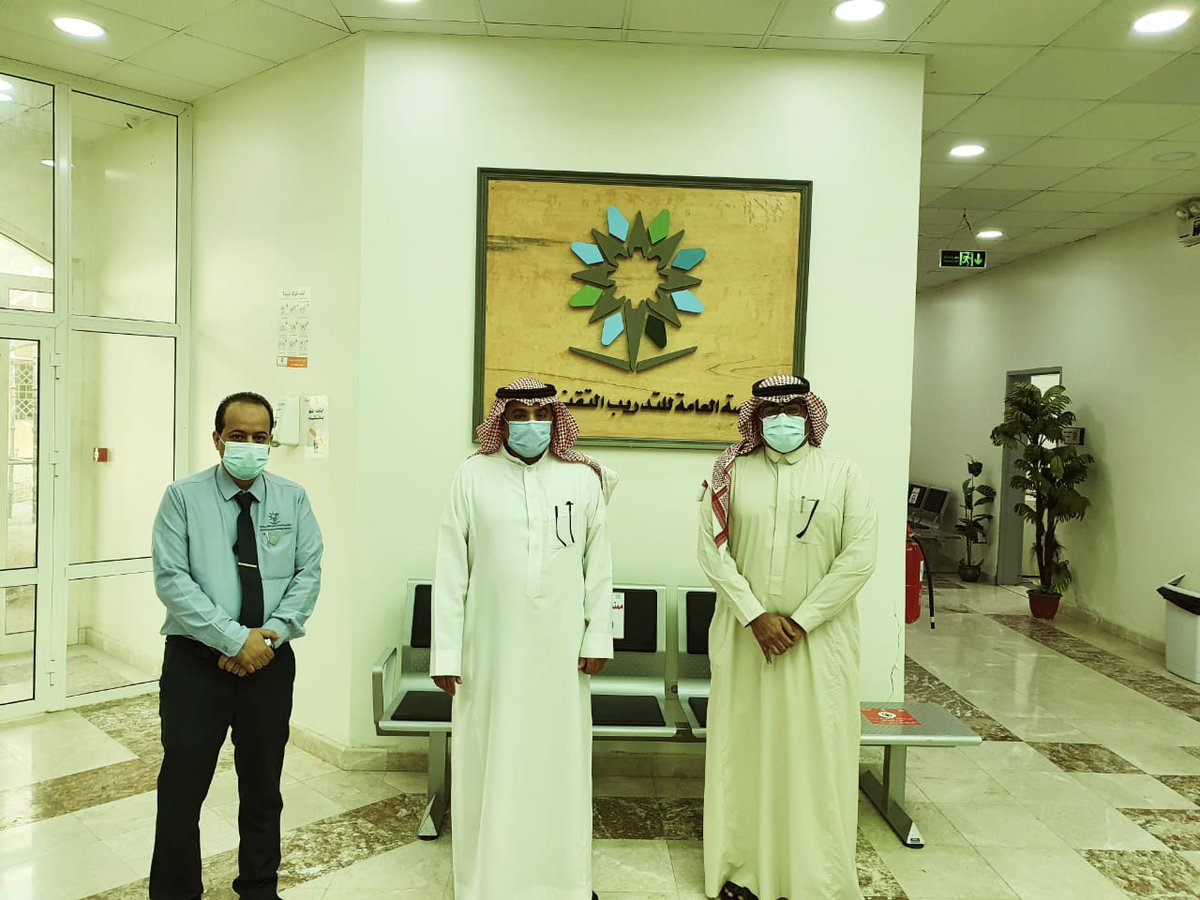 tvtc_g_allith's tweet photo. استقبال سعادة عميد الكلية التقنية ومشرف المعهد الصناعي الثانوي بالليث المهندس/عيسى مسفر العسيري، من قبل العميد السابق أ/محمد عبدالرحمن الشهري.
أهلاً وسهلاً بك بين زملائك وإخوانك💐
#التدريب_التقني https://t.co/6sOLuuLykw