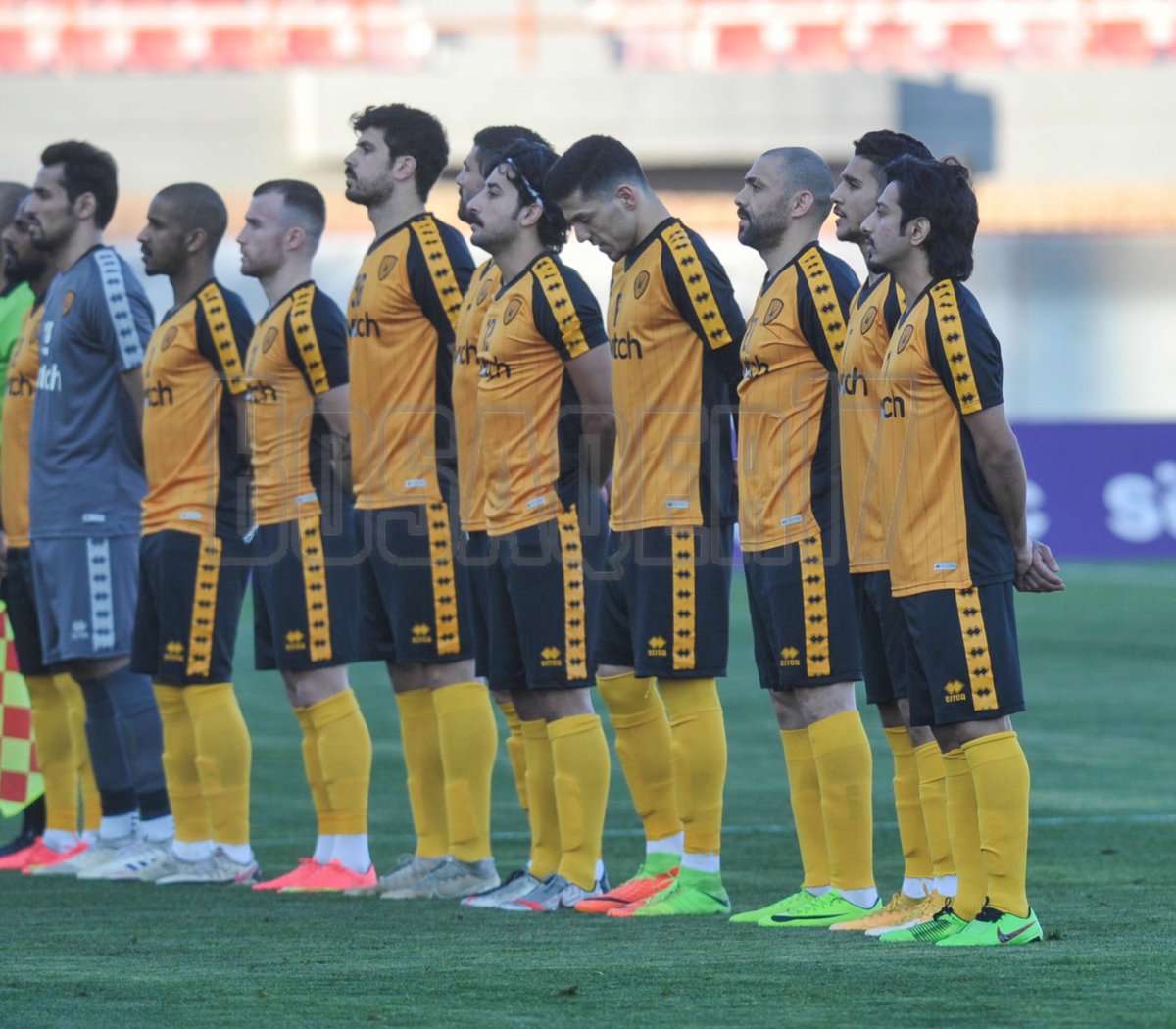 bosaqer17's tweet photo. 💛🖤 https://t.co/2pHdBMDs5B