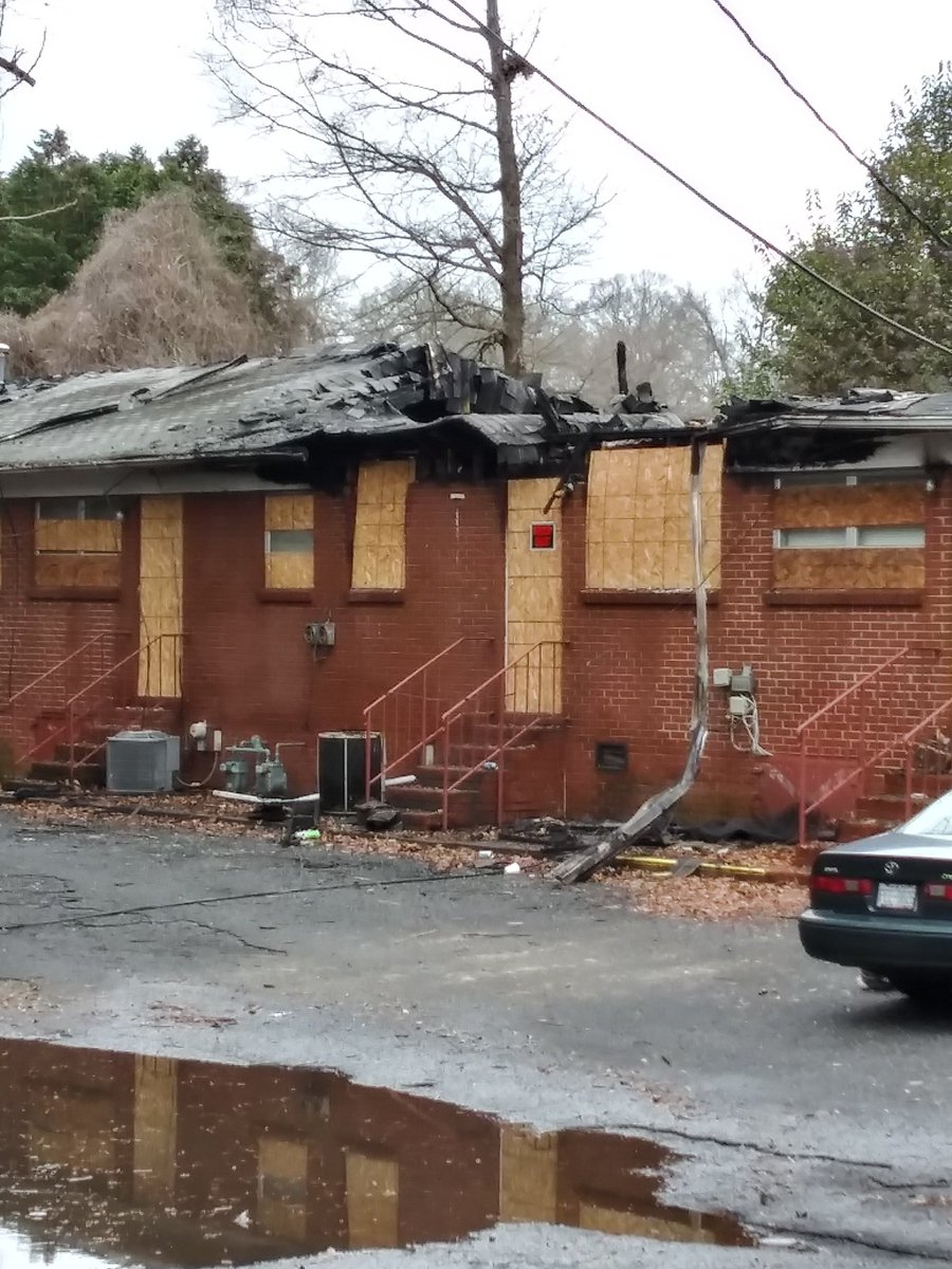 theKayJaySmith's tweet photo. @statefarm I can't believe after 15 yrs of on-time renter ins pymts and 20 yrs of auto/life, you won't pay my claim in whole because I didn't update my address. I lost EVERYTHING I own in my apt fire! I literally have the clothes on my back. So much for being a Good Neighbor.😭 https://t.co/TzI6RdAPk0