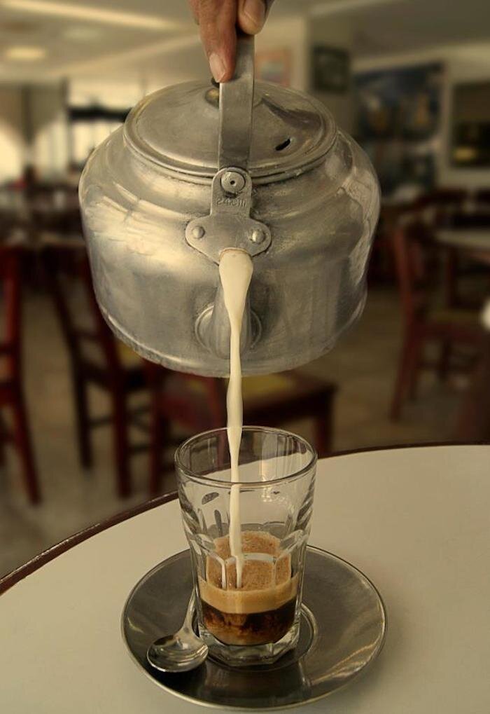 Más abuelos, más nostalgia, más café y también más Veracruz. revistahojasanta.com/tentempie/2021…

 ☕️ <a href="/lapetitemachine/">luis reséndiz</a>, adicto a la cafeína