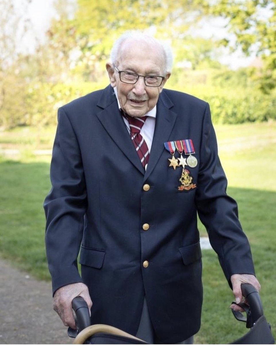 MrPeterAndre's tweet photo. A true hero. Rest in Peace Captain https://t.co/HSF4TCTyxf