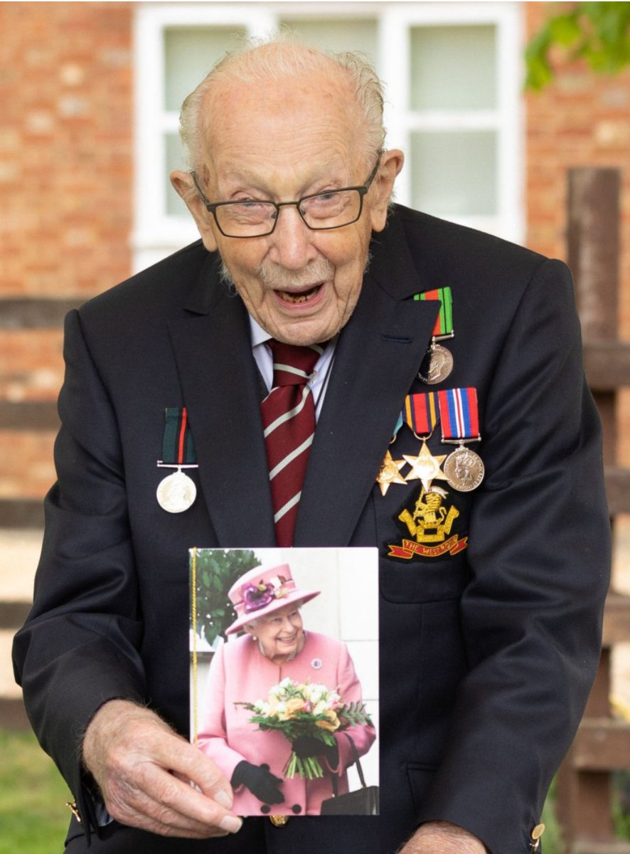 Captain Tom Moore: His remarkable life in pictures (3/3)