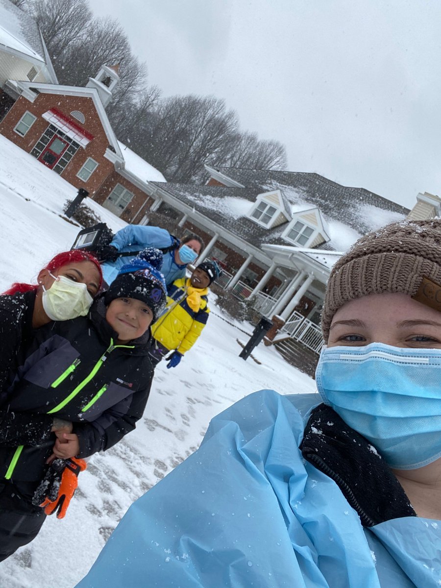 While it's strange to wear PPE while throwing snowballs, our team made the most of yesterday's virtual-free #SnowDay! #netDE