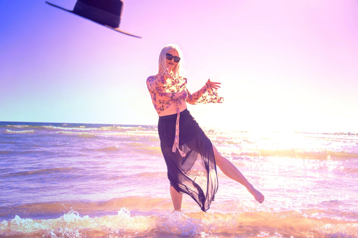 <a href="/lackofcoloraus/">lackofcolor</a> <a href="/WindsorSmith/">Windsor Smith</a> <a href="/tigermistonline/">Tiger Mist</a> <a href="/McQueen/">McQueen</a> <a href="/mcq/">MCQ</a> 

#lackofcolor #myloc #windsorsmith #tigermist #mcqueen #alexandermcqueen