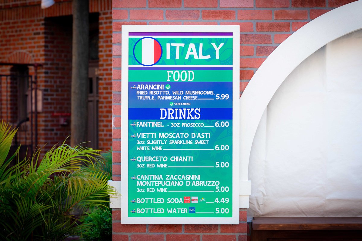 OrlandoInformer's tweet image. Mardi Gras menus have begun popping up around Universal Studios Florida!

Which menu item do you think we should try first when the festivities begin this weekend?