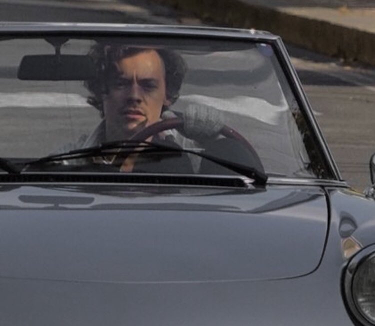 ~ harry styles looking like a daddy ; a thread ~