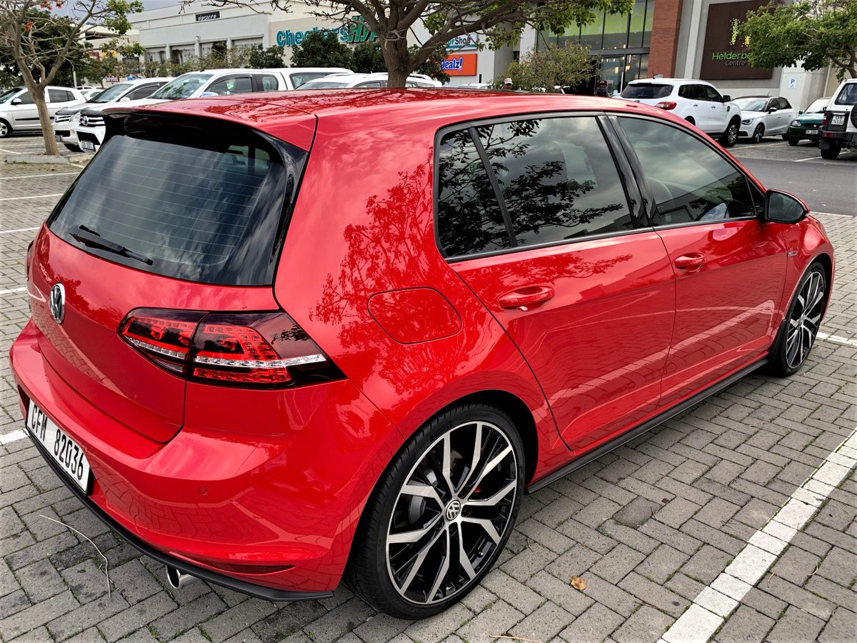 Spending HIOURS on my GTI's paintwork brings shining rewards!
