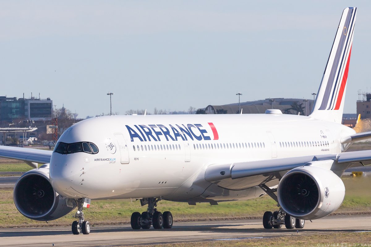 OlivierHoarau's tweet photo. 🇫🇷 Here he is 😍 #FHTYG " #Reims " the 7th #Airbus #A350 spotted today at #Toulouse ✈️ 
#Avgeek #AirFrance #AF350 #Takeoff #Landing #A350900 #Franceisintheair #Wemakeitfly https://t.co/1MixKMgZv2