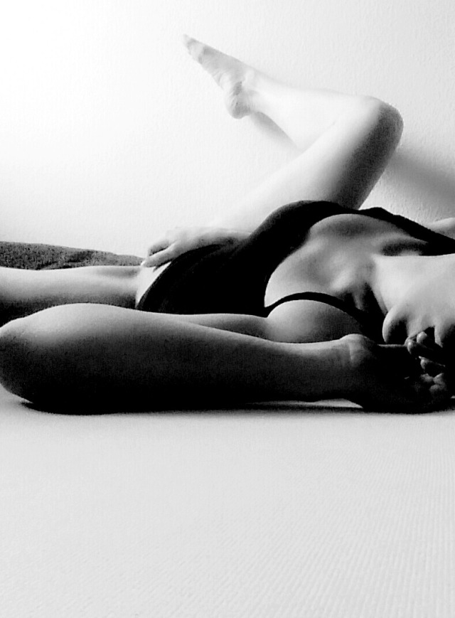 TheCurator17's tweet photo. Losing herself https://t.co/H3xB76xbKi