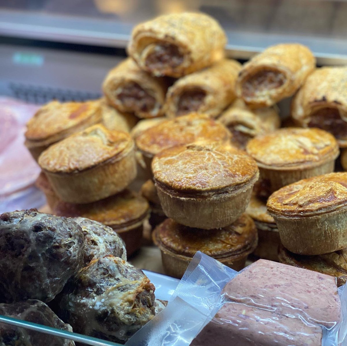 TheCrownBH's tweet photo. Lots on offer from our in house butchers and deli! We are open Wednesday to Sunday 11am until 1pm along with the shop. Stay safe. https://t.co/30qw3fnhCQ