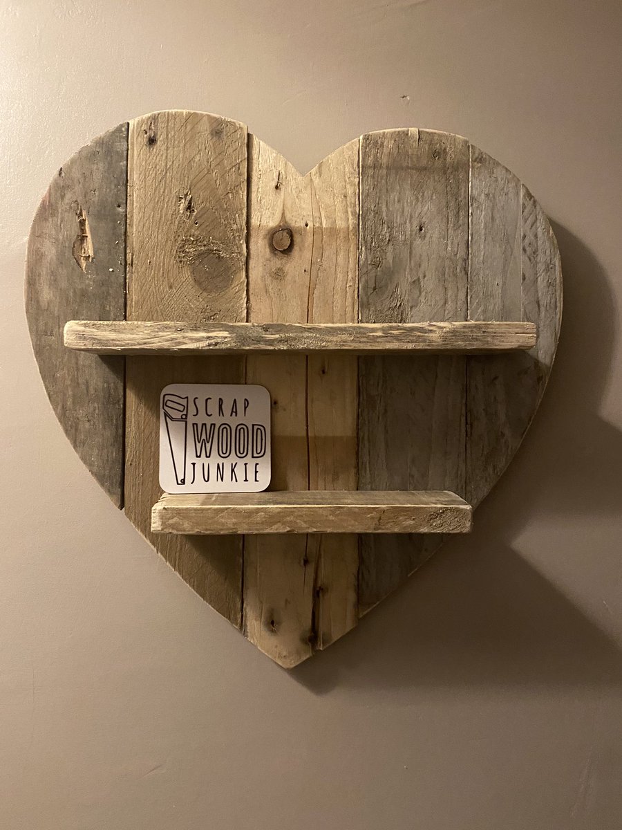 scrapwoodjunkie's tweet photo. #reclaimedtimberproducts #RusticHomeDecor #rustichearts #rusticshelves https://t.co/semk3lXPGa