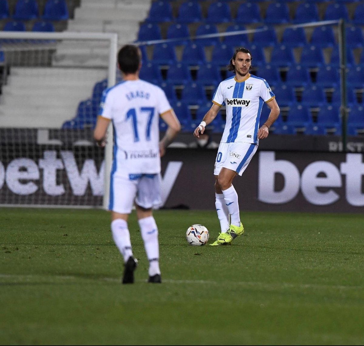 Gran reacción de todo el equipo para sumar tres puntazos!! ⚪🔵 #SentimientoPepinero